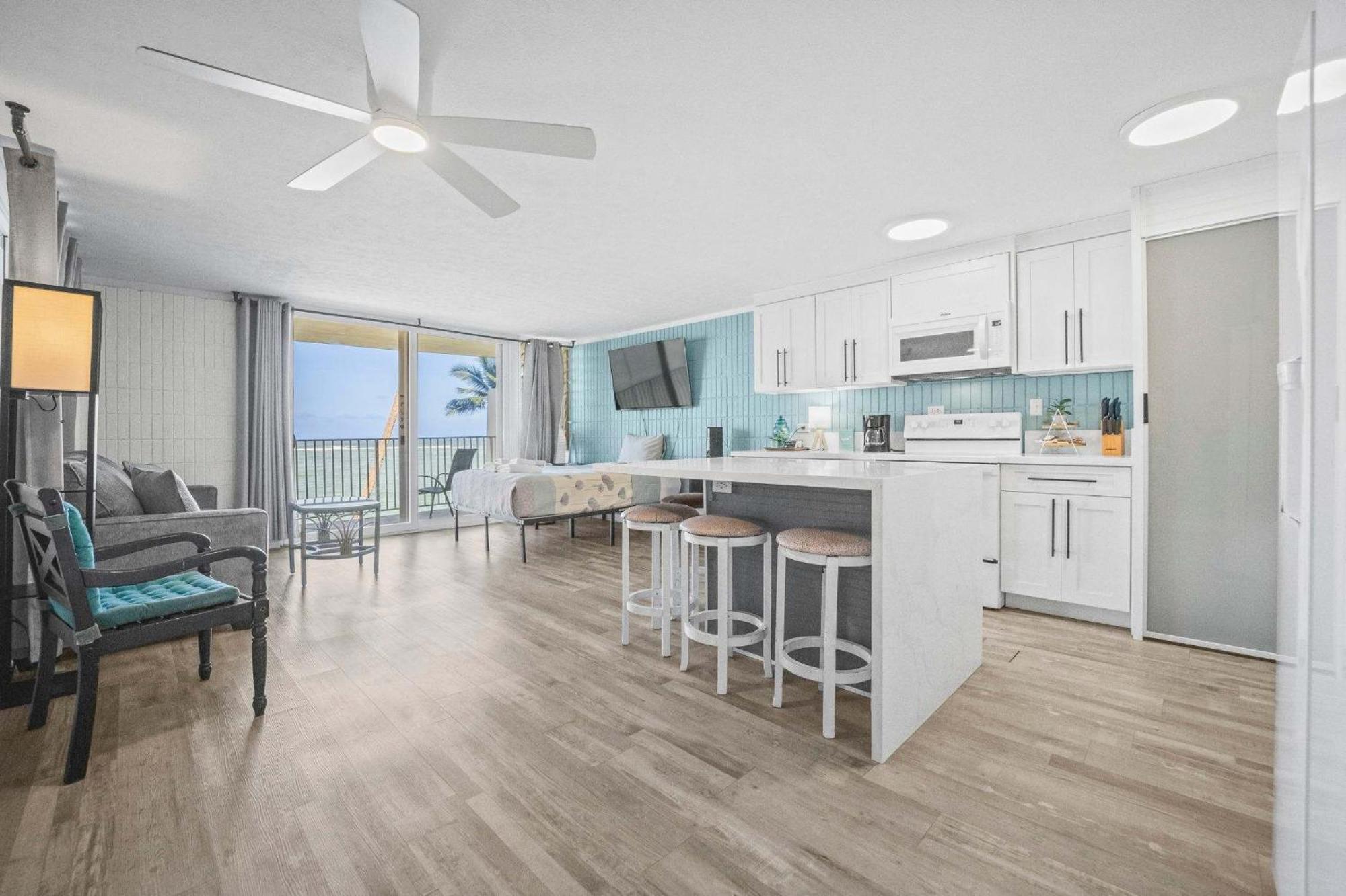 Beautiful Beachfront Condo Лаи Экстерьер фото